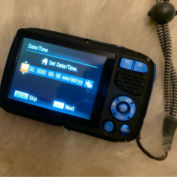 Canon PowerShot D30 Waterproof Shockproof 28mm, 5x optical zoom GPS 1080P - Picture 5 of 10